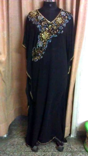 KAFTAN PRETO LONGO BORDADO A MÃO PRETO E DOURADO