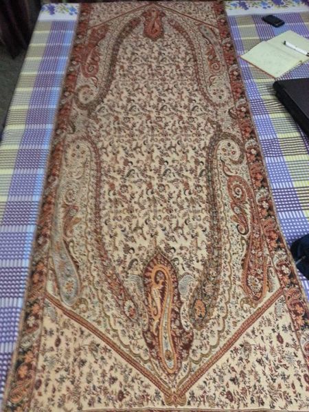 ESTOLA ESTAMPA PADRÃO INDIA CLARA -USO DE AMBOS LADOS